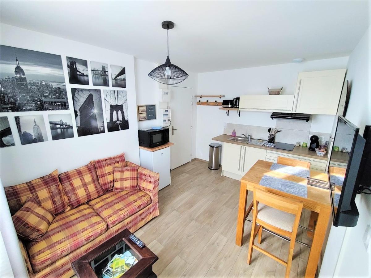 Appartement T2 "Mesange" Hyper Centre D'Ernée Exteriör bild