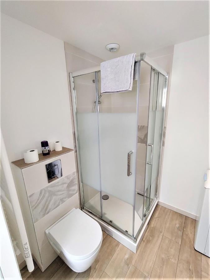 Appartement T2 "Mesange" Hyper Centre D'Ernée Exteriör bild